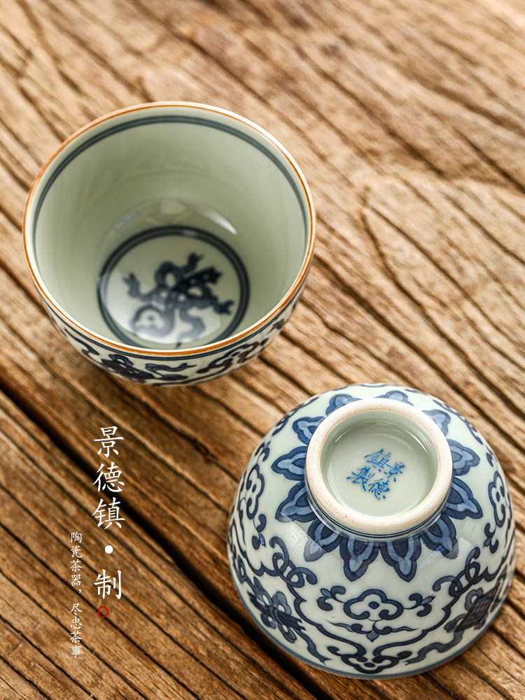 Jingdezhen blue and white master cup sample tea cup single CPU checking ceramic hand large kung fu tea cups. A single