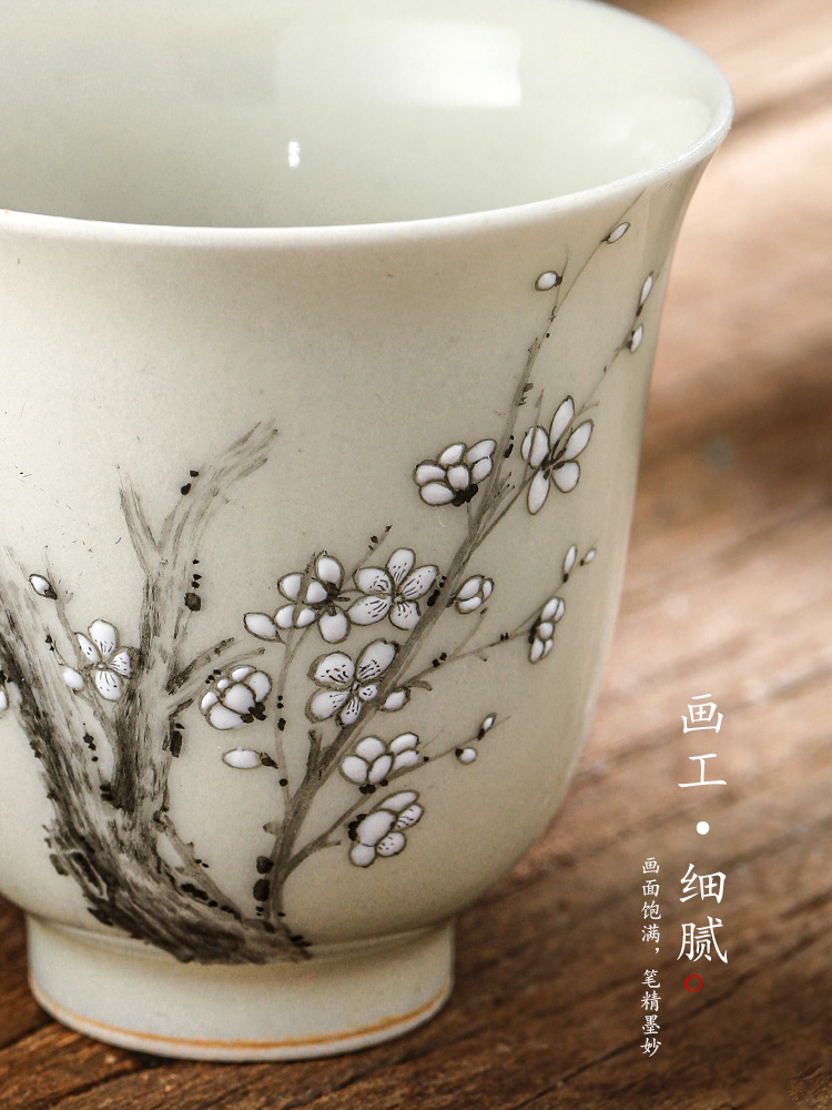 Jingdezhen tea cup masters cup pure manual sample tea cup, single glass ceramic antique hand - made name plum kung fu tea set