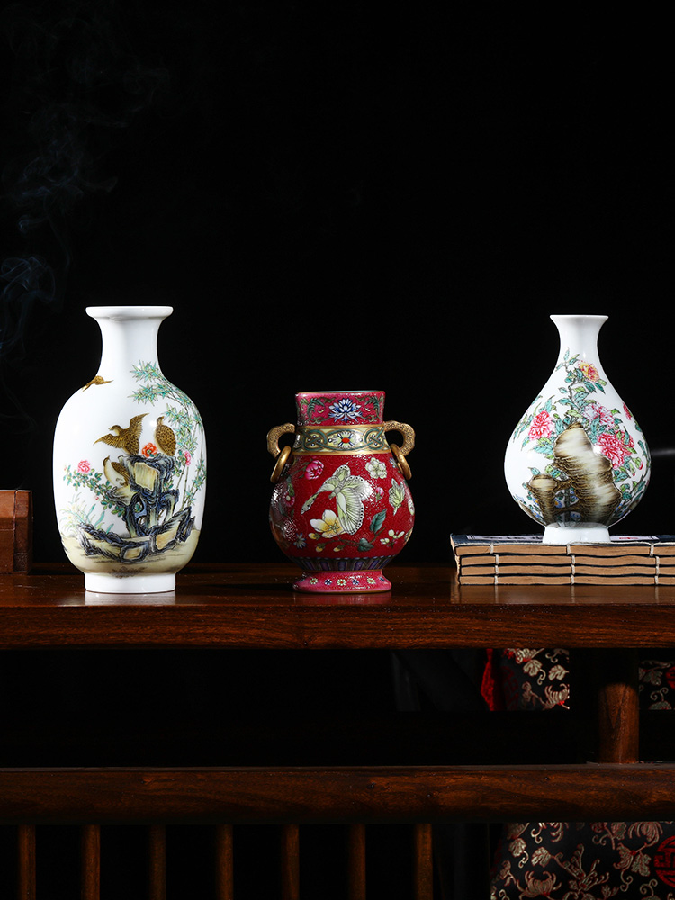 Jia lage jingdezhen Chinese style home furnishing articles YangShiQi up classic colored enamel ten treasure porcelain vase