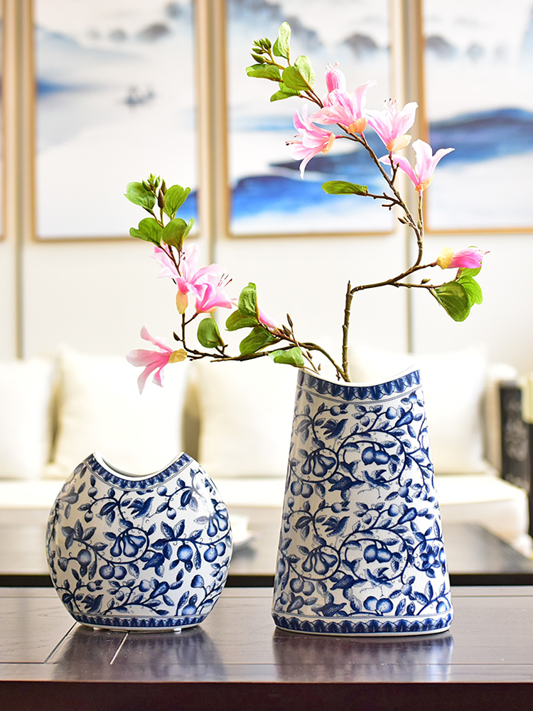 The new Chinese rich ancient frame jingdezhen blue and white porcelain vase, The sitting room porch TV ark, home decoration flower arranging furnishing articles
