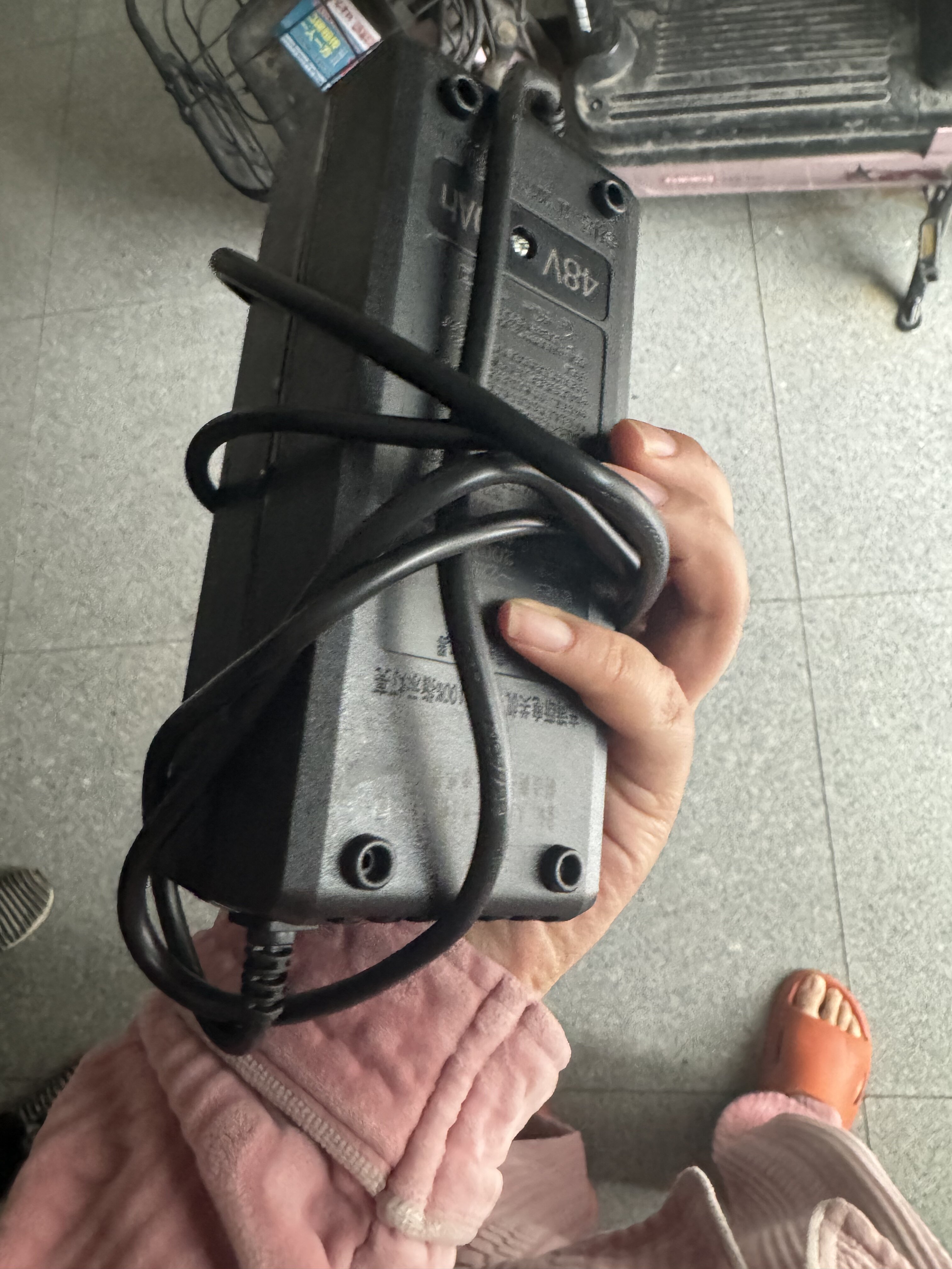 适用爱玛电动车充电器自动断电48v60v64v72v12ah20ah爱玛电动车