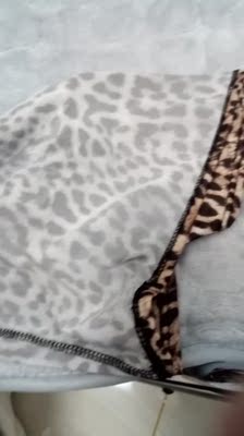 很性感的小短裙，穿着也很舒服，丝绸感，便宜有好看的小裙裙