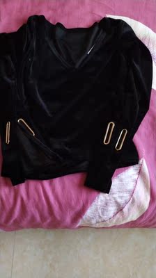 美衣收到了  质量不错款式新颖  试穿一下美美哒呢  很喜欢的款式  搭裤子裙子都好看