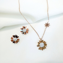 Little daisy flower necklace earrings female tide simple cold wind pendant temperament neck chain net red light luxury titanium steel choker