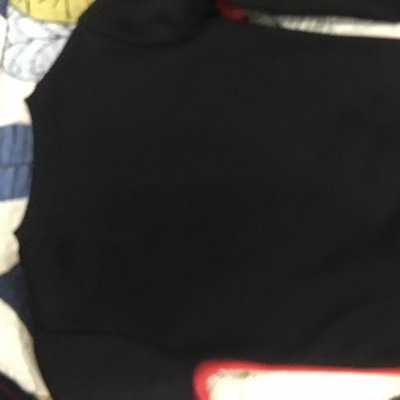 虽然标的都是140, 两件大小差别很大，黑的小很多。手感有点硬，不是软软的那种。下单了一个礼拜后才发货。