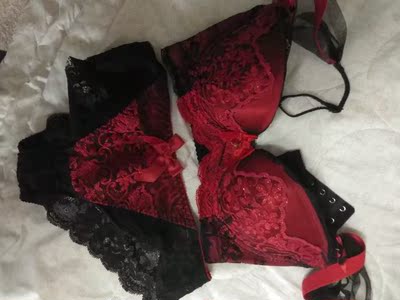 买了好几套了，做工精细，款式新颖，尺码准确，客服态度也好，物超所值全五分，以后就他家买内衣。