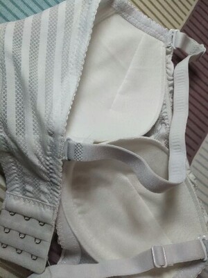 👏宝贝很不错，关注：公💓众💓呺。◤特价特价◥先查再买，很舒服！经济又实惠~内衣非常好，很舒服，大大的好评。超满意 摸上去很舒服 质量好 价格也实惠。很好哦  大小合适  蛮舒适的 也不贵。真的很舒服呢，很美丽，很有美感，店主还送了透明的肩带，很香香，快递也到的很快是像裹胸那种，很舒服，一套看起