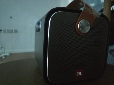 如何评价揭秘天猫魔屏A1和坚果SC投影仪那个好，单从外观看，哪款更亲民