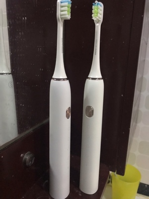 如何评价用后感受ZR电动牙刷怎么样，电池耐用吗？用起来好不好用？