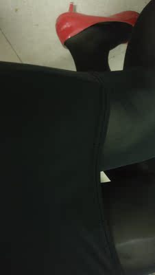 上身性感到不行，搔首弄姿很惹火，必须的五星