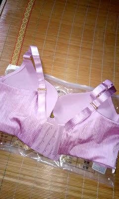 宝贝收到了，我很喜欢，快递也很快