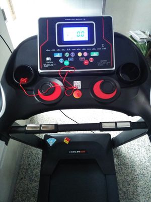 说说图文对比启迈斯R8和Q7L跑步机哪个好，分析优缺点细节