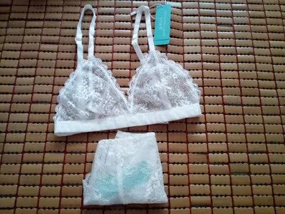 白色套装还不错，上次买了黑色，这次买白的，小清新😁