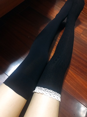 三条杠会有点沾灰 绝对领域真好 唔真羞耻(/&omega;＼) 身高158体重90