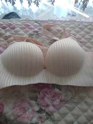 内衣收到了，聚拢效果特别好，穿着特别舒适