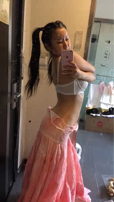 不错 身高166体重108 平时穿 80胸围 b罩杯  标准的衣服 我还想在买一件 穿着舒服 带着我设置的比较松 所以胸部看起来没有这么挺 太紧了肩膀会不舒服 所以带子我放的比较松 质量不错 有点小贵 但是我喜欢 他家的我就这件满意 其它的款式我穿着不舒服 这款适合胸大的美女 仅供参考