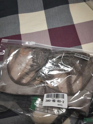 装着很舒服!颜色也很漂亮!推荐的颜色也是很漂亮!从来没有穿过咖啡色的!这个看起来不错!还有加长扣送!钢圈也是很软软的!还不是很透!太赞了! 装着很舒服!颜色也很漂亮!推荐的颜色也是很漂亮!从来没有穿过咖啡色的!这个看起来不错!还有加长扣送!钢圈也是很软软的!还不是很透!太赞了!