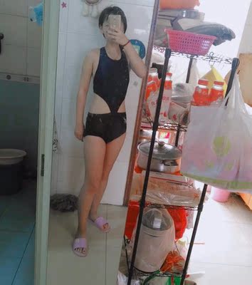 宝宝们！！半，价买滴哟！公 总~号搜：【竹竹秋】再去买，真的不错！！！！排在最上面的那个才是哦！！我11.身高165选的那个推荐码子，有点偏大，不是很井绳，东西可以，泳衣很好，挺不错的。穿上超级好看，性价比非常高。我很满意，感觉质量和一百多的差不多，挺喜欢的上身好看很好的购物体验实物和图片是一样的 质量不错 建议可以入手。物流8太快了谢谢店主。我11.身高165选的那个推荐码子，