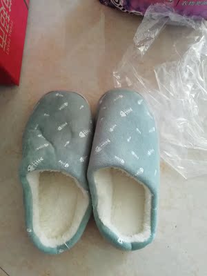 期待中的宝贝收到了，太难等了。最主要还是好便宜啊，啊啊啊便宜不能再便宜了，3.8。 比较暖和。很适合中童穿需要的朋友可以下单了。