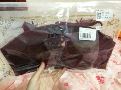 在你家买的第三套内衣，非常喜欢，推荐给我姐姐们了，都很喜欢😍妥妥的粉你家内衣，没毛病～～