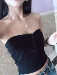 衣衣收到了，穿上很合身，面料柔软，也不硬，适合夏天穿，质量很好，颜色也正就是效果超级好！胸大胸小穿都很好看！尤其是聚拢的效果非常好，穿起来很舒服，也不会勒，胸不外扩也不下垂。这个价格绝对是值得了。面料弹性非常好，洗过了也不会褪色，变形什么的更不用担心了，一眼就相中果然没让人失望