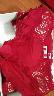 朋友结婚   快递送的很及时   特别好看的款式！自己也要再入一套