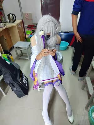 成为了新的女装大佬(っ &deg;Д &deg;;) 就是有点脆弱 男生穿着肩膀宽了有些地方容易蹦