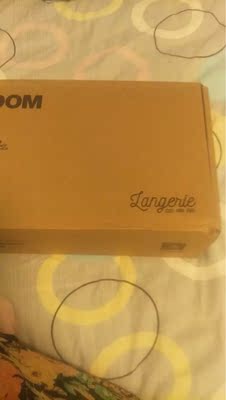 之前买了一个 穿过后觉得好舒服 也不会觉得踏 很有型 后面这两个是做活动的时候买的 超级划算 喜欢她们家的内衣 实惠又划算 还会回购