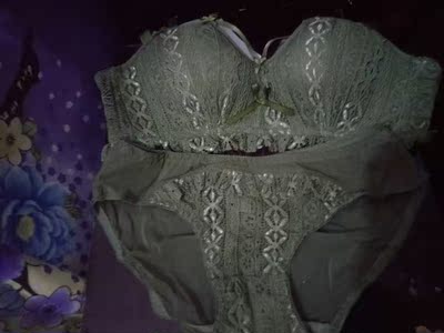 宝贝收到了，非常的喜欢。在他家购买几次了，很好看 🌹🌹🌹