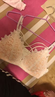 内衣真不错，卖家服务态度也是非常棒，发现不合适立马同意调换，良心卖家，好评！！！