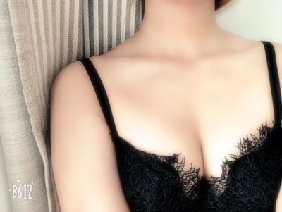 穿了才来评价的，质量好，做工精细，面料柔软舒适，手感柔滑细腻，无痕无钢托，穿着舒服无束缚，尺码标准，颜色漂亮，价格实惠，，质量好价格实惠，尺码精准，这款聚拢效果不错，客服也很有耐心，快递非常快，颜色都很好看，这款内衣柔软舒适透气这款穿着舒服，很认真的像大家推荐这款，价格实惠，很合身很舒服，聚拢效果不错，客服也很客气，物流也很快