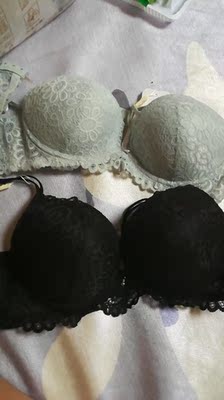 文胸上身效果特别棒 聚拢 好看 全蕾丝的很性感 黑色灰色都很喜欢 罩杯大小刚刚合适！满意！质量做工都很好！以后常来！