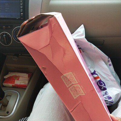 第一次买68的内衣，内衣不错，很薄，不会空杯。但快递太暴力