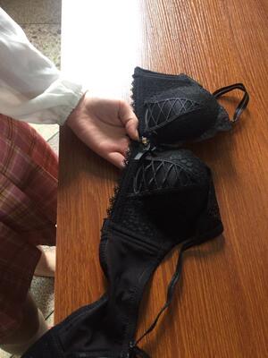 文胸质量特别好，穿在身上特别的舒服，手感特别好，不光穿着舒服，型也特别的好，我以前买的文胸多少都会有点空杯，但是穿他家的文胸竟然不空杯了，特别的适合我，特别喜欢！