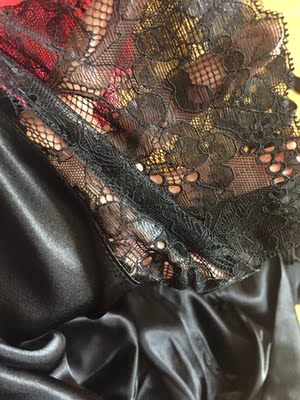 衣服质量很好，穿着很舒服，因为比较胖，拿了最大码，怕穿不上，没想到正合适，赞一个！胖纸也可以性感一回了！太开心了！