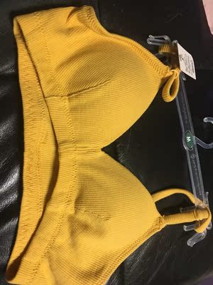 内衣很舒服，颜色也好看，是纯棉的，没有束缚感，真的挺好的，喜欢