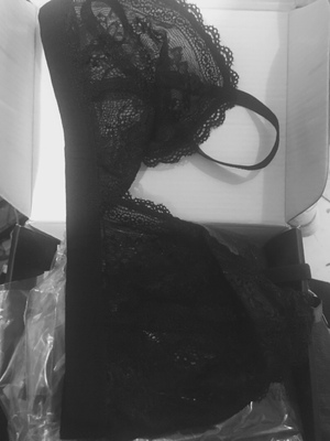 面料很柔软，包装精美。关键是穿着很舒服很好看。