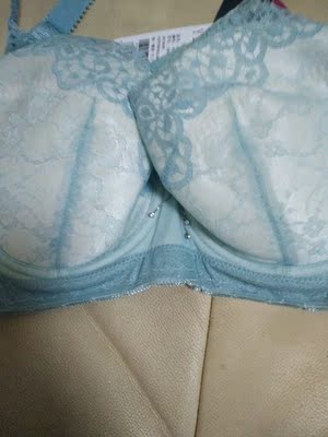 内衣质量非常好，穿着很舒服，真的很调整，这是复购，真心推荐这个牌子，以后内衣就不换牌子了。