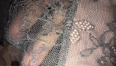 买了五条，还没穿就起球了，而且蕾丝很硬，不值这个价格