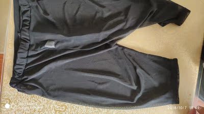 裤子很性感，满意。