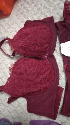 罩杯很合适，质量不错，很舒服