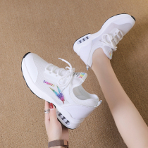 2020 new small white shoes female breathable mesh floor leisure shoes in summer with soft soles light sports shoes