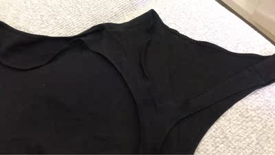 弹力很大 性感是真的很性感 我特意没去买30多块钱的 买了这个 但是看起来真的很LOW 线头很多 80多块钱? 还卷边。。。 弹力很大 性感是真的很性感 我特意没去买30多块钱的 买了这个 但是看起来真的很LOW 线头很多 80多块钱? 还卷边。。。