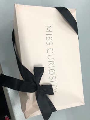 额,不建议微乳亲们购买,左右动一动,胸部就会漏出来。面料不是很好,静电特别严重,长期穿着睡觉,对身体不好。柔软度是可以的。洗了一下,水的颜色是土色的,感觉很脏的样子(///▽///)。背部设计很好看。 额,不建议微乳亲们购买,左右动一动,胸部就会漏出来。面料不是很好,静电特别严重,长期穿着睡觉,对身体不好。柔软度是可以的。洗了一下,水的颜色是土色的,感觉很脏的样子(///▽///)。背部设计很好看。