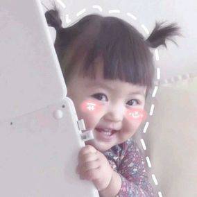 好看是真的挺好看的！！还有点聚拢诶！！就是罩杯有点偏小？？但真的好看！喜欢了！准备回购罩杯大一码der！太可爱惹！emmm还有男朋友十分喜欢了咳咳！（快递十分暴力，幸好买的是内衣，来的时候包装盒子全都是烂的！有点不开心但还是算了，毕竟是软的又不会怎样。）