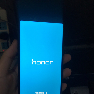 体验解说荣耀V10和10手机那个好,用户反馈对比之下,谁更好