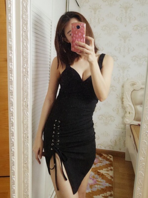 物流快，摸起来手感好，穿起来很舒服，关键是聚拢效果好，还不掉，还可以随意根据自己的衣服款式调整穿戴方式方法，这点真是太好了。功能性很强。，什么衣服都可以搭配穿戴，总之质量不错，大小刚好，价格便宜，满意。很喜歡，謝謝賣家的用心，&nbsp;很好的卖家， 寄貨又快~很令人放心`又開心~祝您生意興旺~