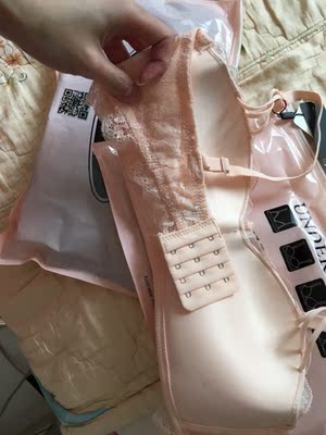 很喜欢特别聚拢，我超级喜欢买了一个这个颜色一个黑色就不都拍了，真的性价比很高