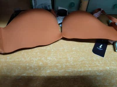 穿着特别舒服，一直买兔子家的内衣，大爱，前后刚刚好，不会勒，不会不舒服没有色差，挺好看的，不错，推荐，摸着特别舒服的布料，大小刚刚好，