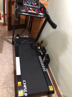 说说图文对比启迈斯R8和Q7L跑步机哪个好，分析优缺点细节